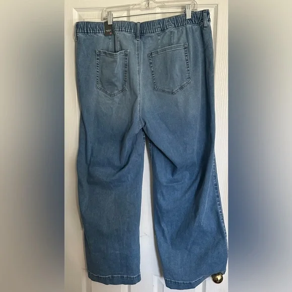 NWT Weekend Mid-Rise Wide Leg Jean - Picture 7 of 7